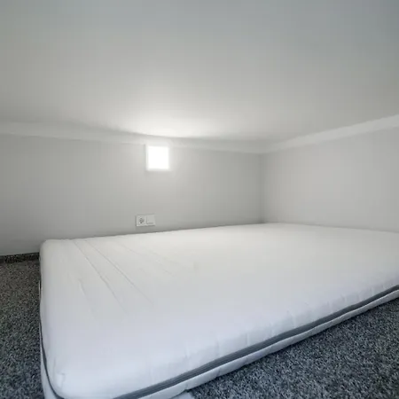 Cozy Loft / Near Gates Of Dawn / Free Netflix Appartement VNO Buitenkant foto